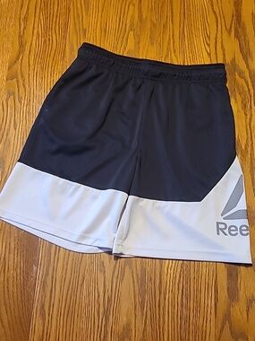 Reebok Men’s Black and White Performance Shorts - Medium